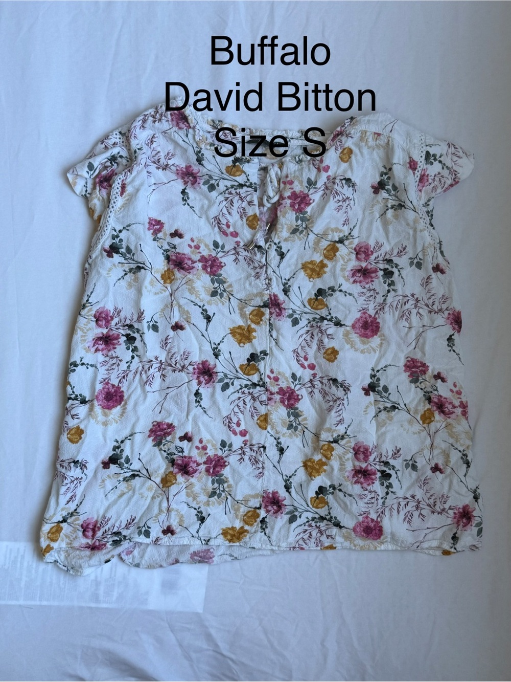 Buffalo David Bitton White Floral Short Sleeve Blouse